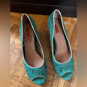 Mix Mooz Leather Green Peep-Toe Heels
